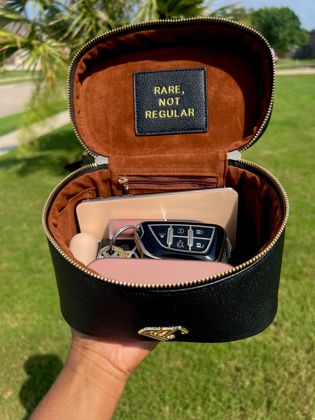 The Vanity Carry (Black)