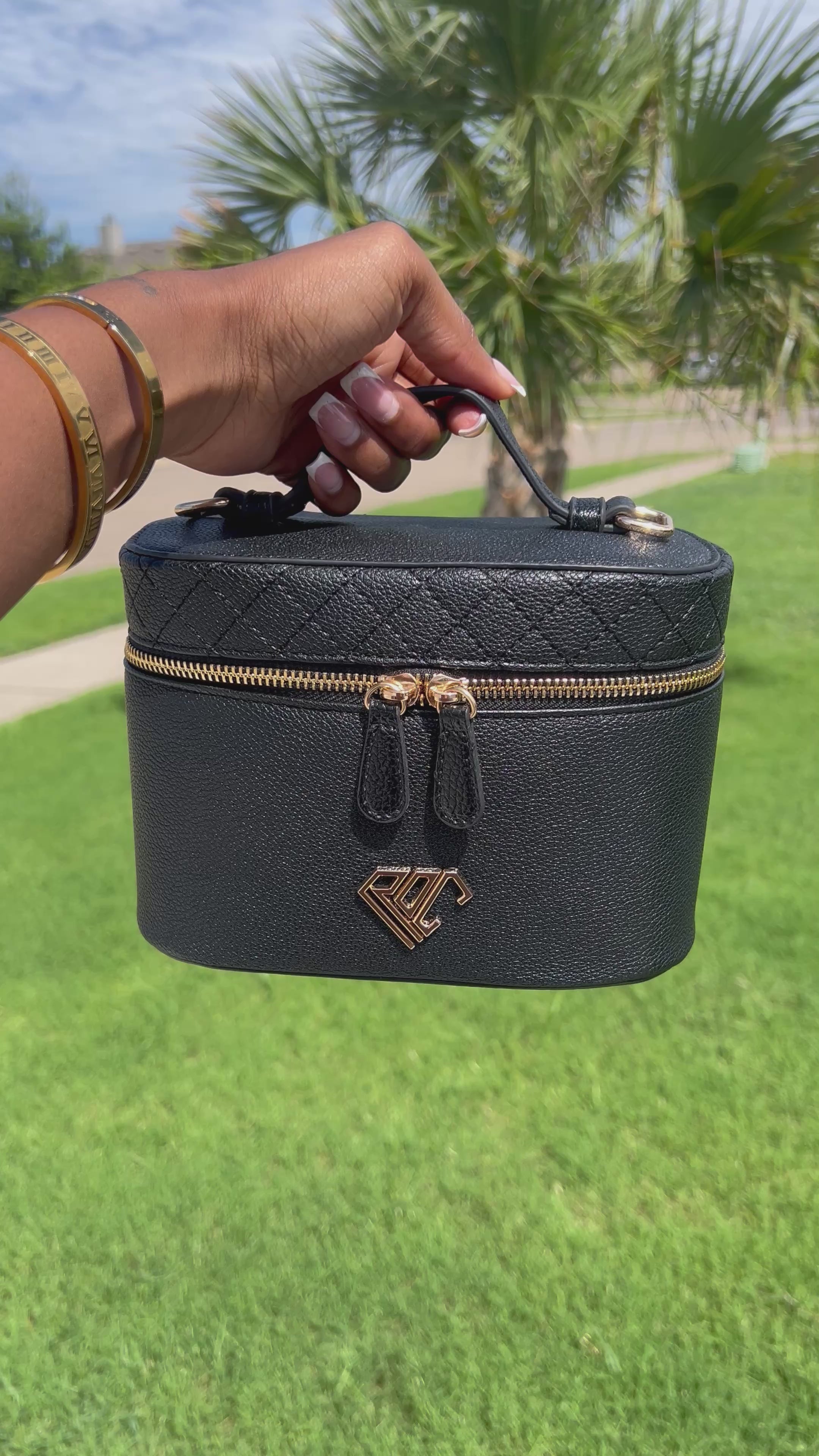 The Vanity Carry (Black)
