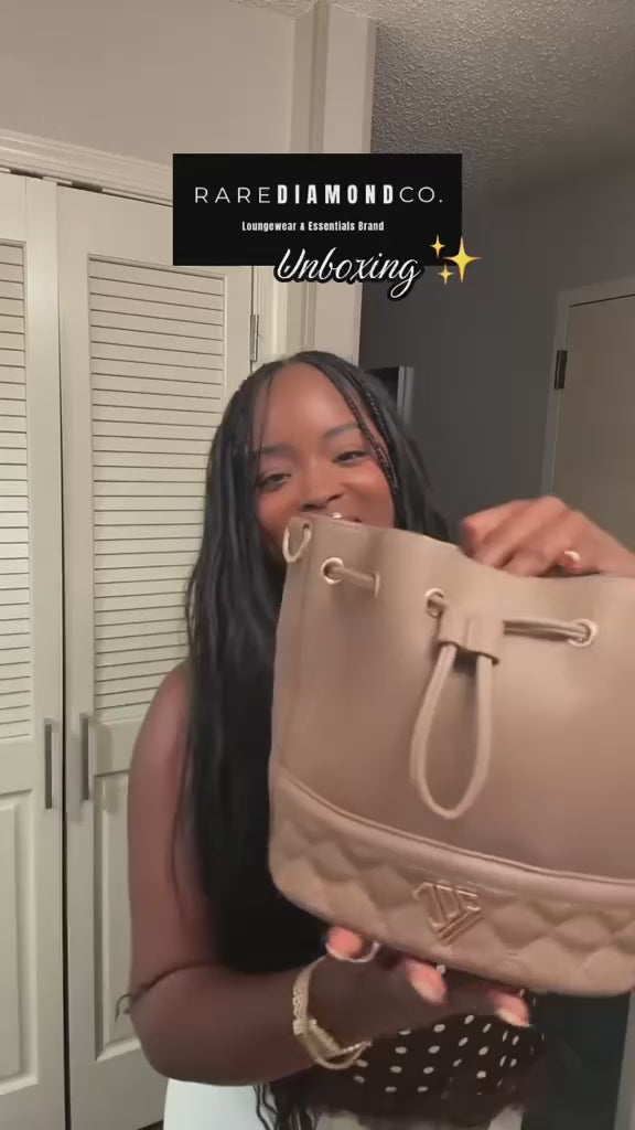 The Daily Bucket - Nude